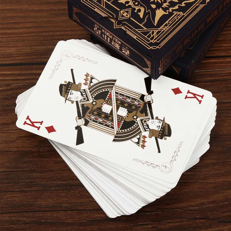 Jogando cartas de pôquer jogo  - Board Game Werewolf avaliação e preço